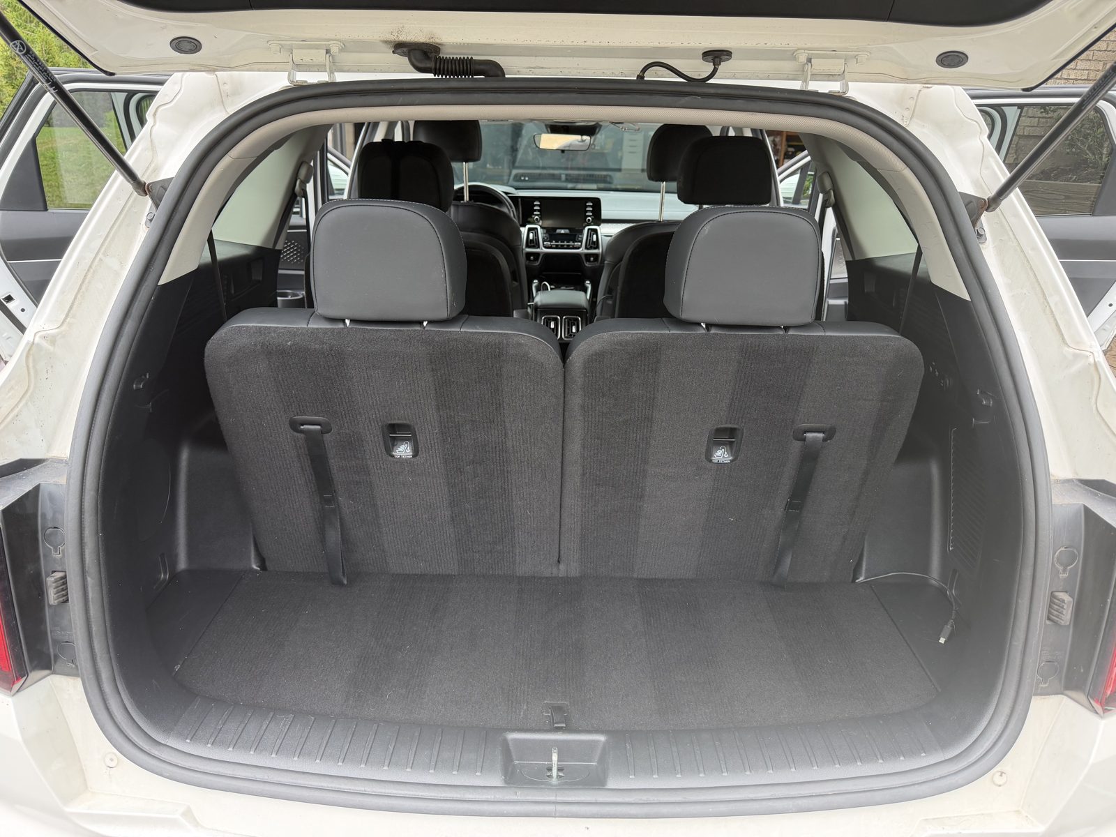 Kia Crossover trunk after